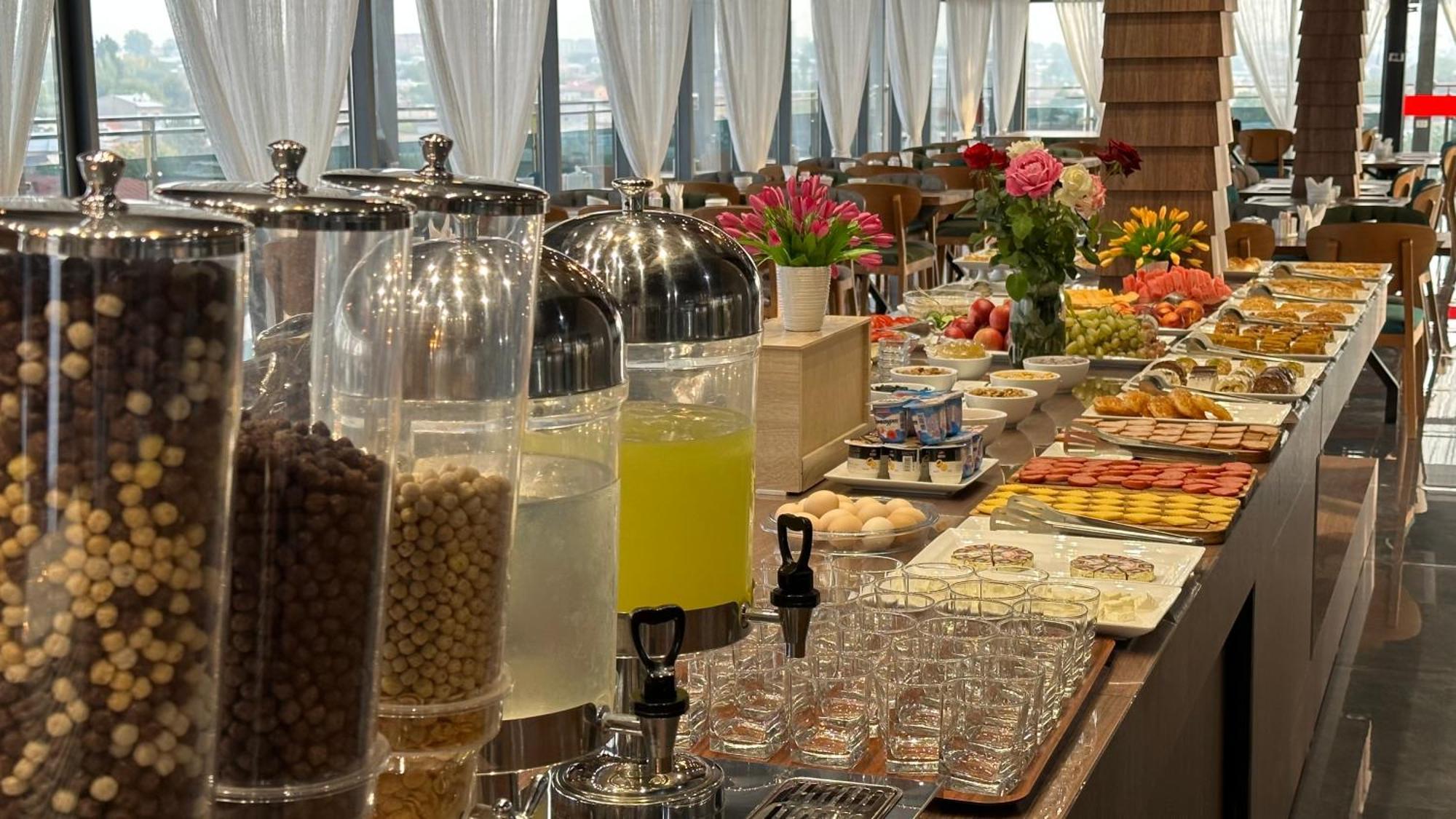 Rayyan Hotel & Spa Ташкент Екстериор снимка